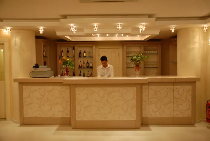 Lobby Small Bar